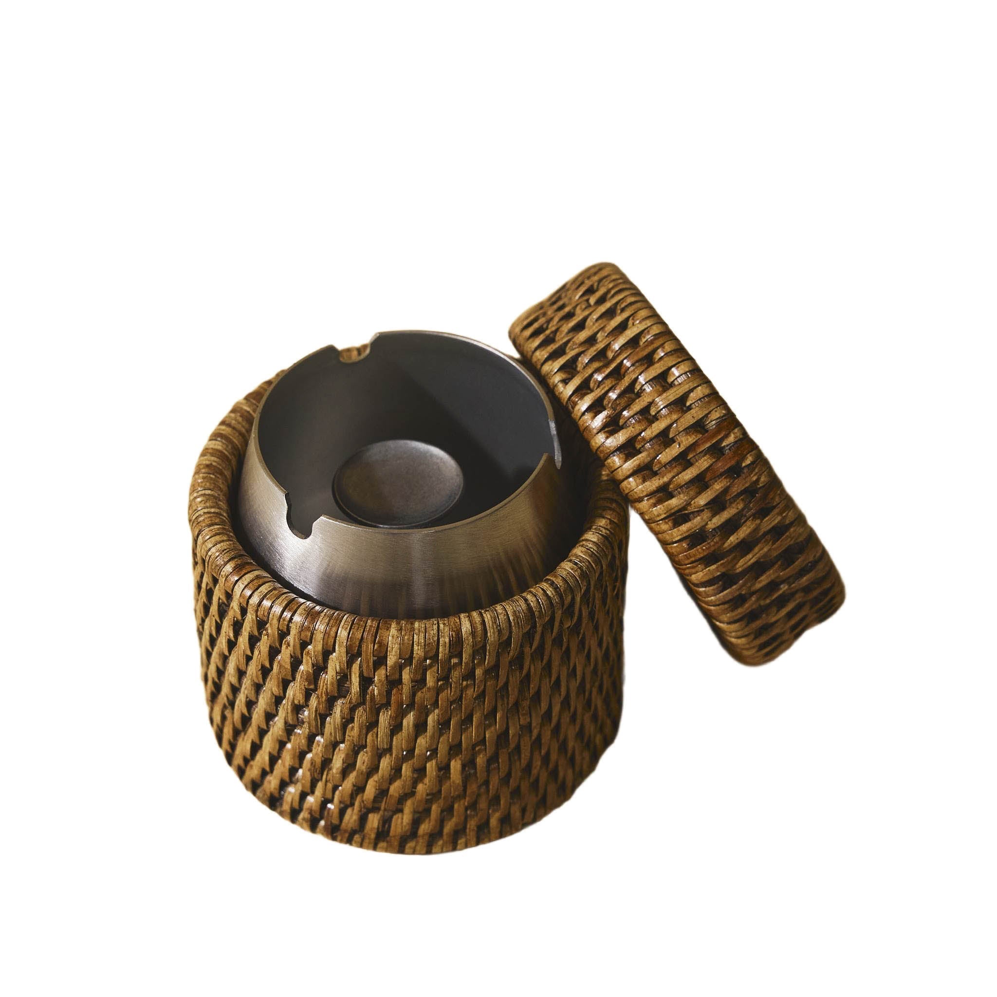 Yüksek Rattan Kül Tablası